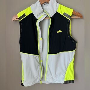 BROOKS Carbonite Vest Womens XS Run Visible Reflective Neon Yellow Black Running